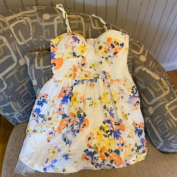 Tobi Flower Dress - Picture 1 of 3